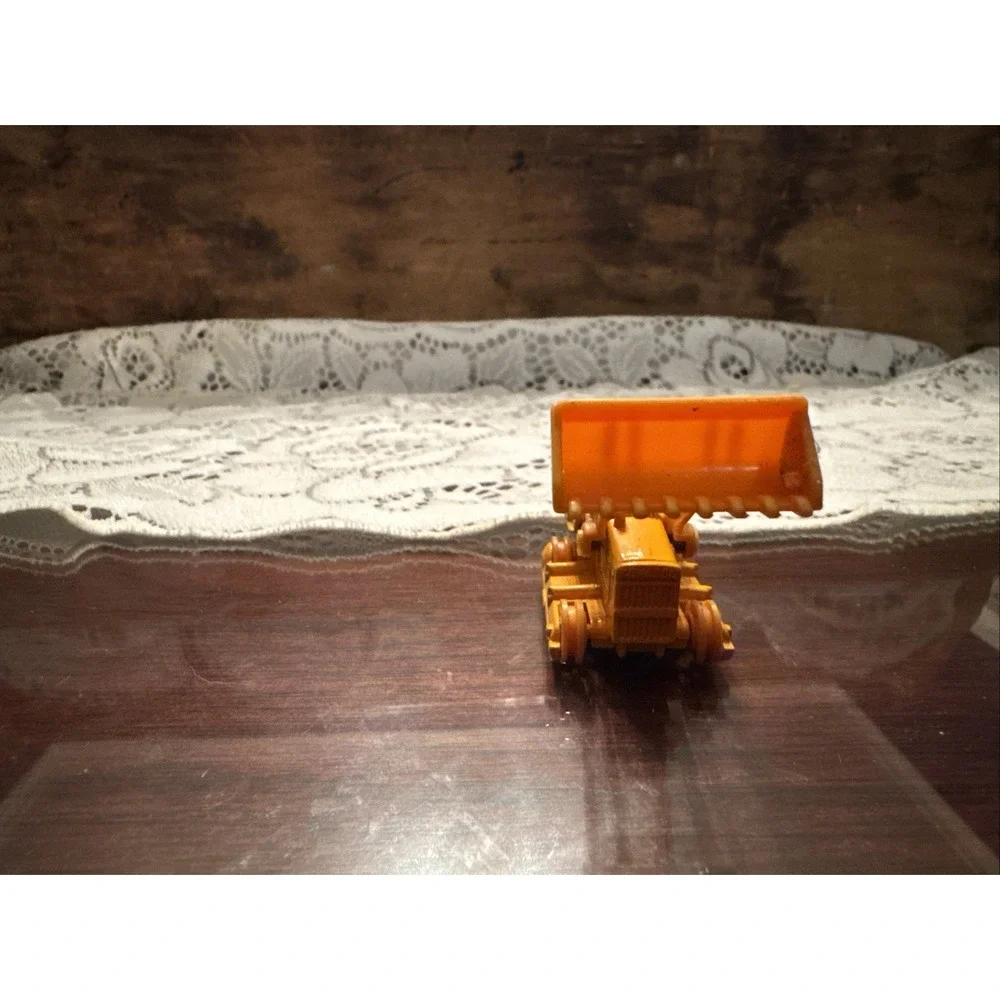 Tomica No. 106 S-1/87 Komatsu D65S Bulldozer Shovel Dozer Made In Japan